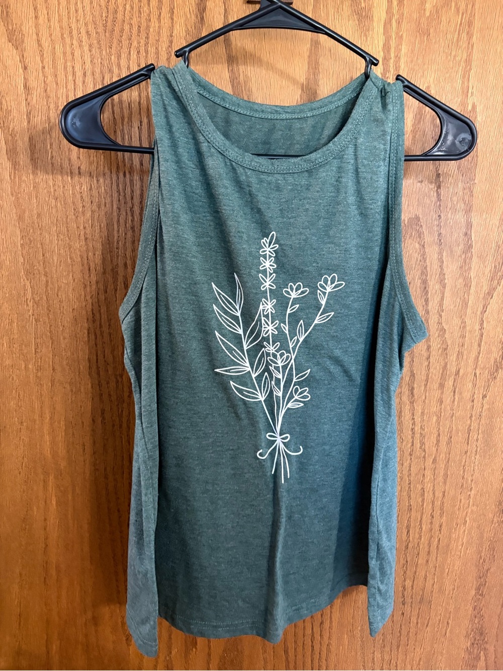 SHEIN Green Floral Outline Tank Top